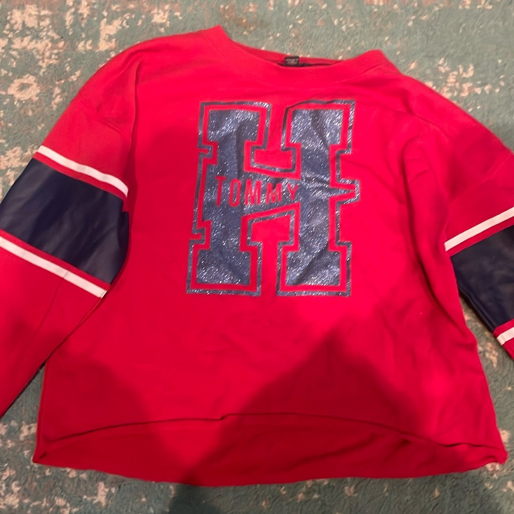 tommy hifigure sweater
